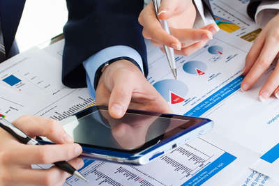 Финансовый аналитик>