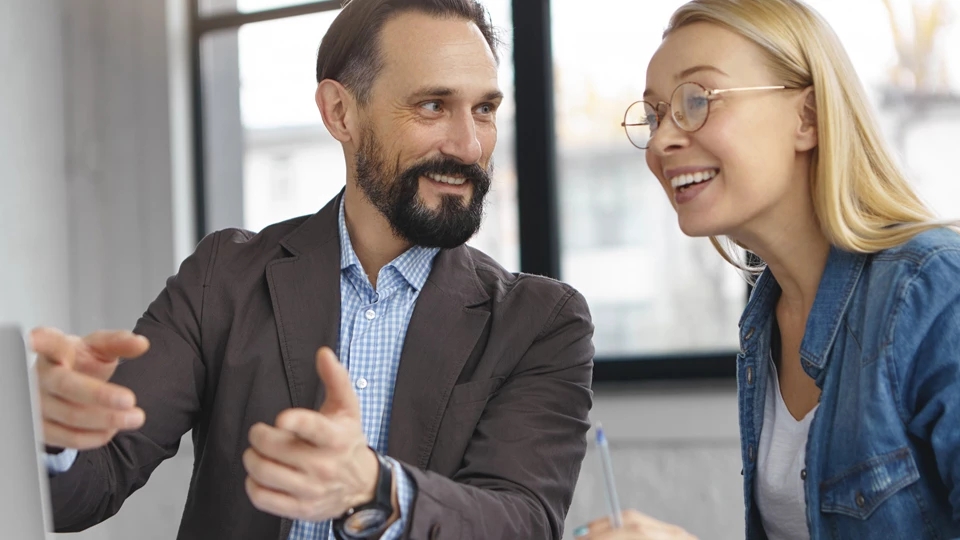 Специалист по таможенному оформлению>