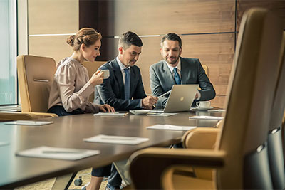 Специалист рынка ценных бумаг, инвестиционный консультант>