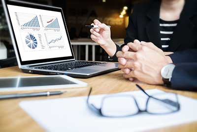 Финансовый консультант>